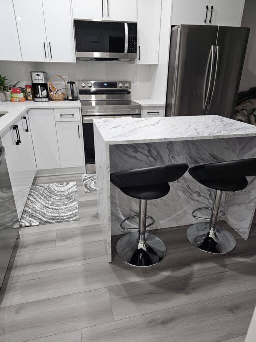 Comfort Guest Ne - Near Airport Apartment